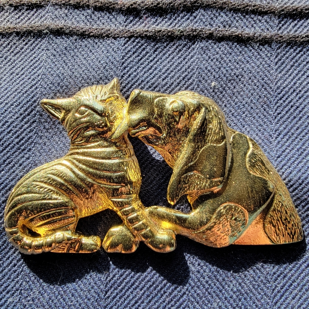 Vintage Hound licking the Cat Pin